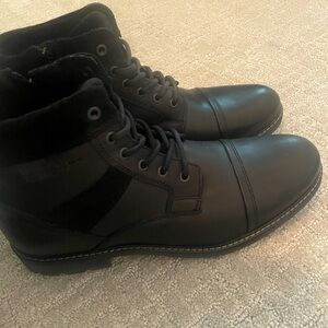 Men’s black high top shoes